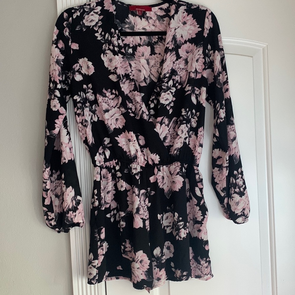 SAKS RED FIFTH AVENUE romper size small
